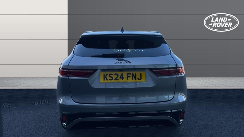 Jaguar F-Pace 2.0 D200 R-Dynamic SE Black 5dr Auto AWD Diesel Estate